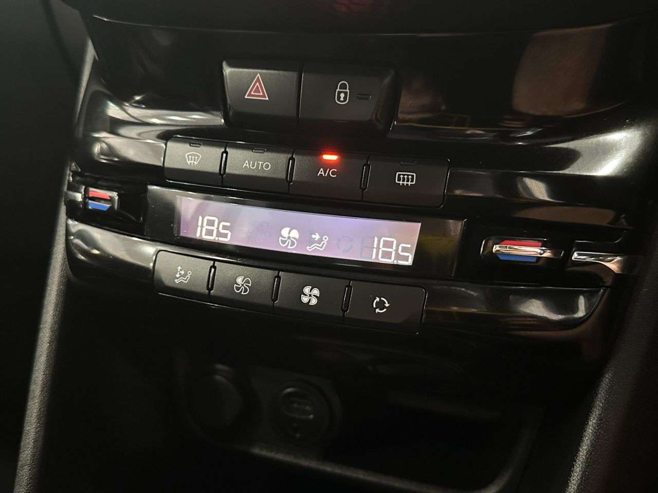 2015 PEUGEOT 2008 2015 PEUGEOT 2008