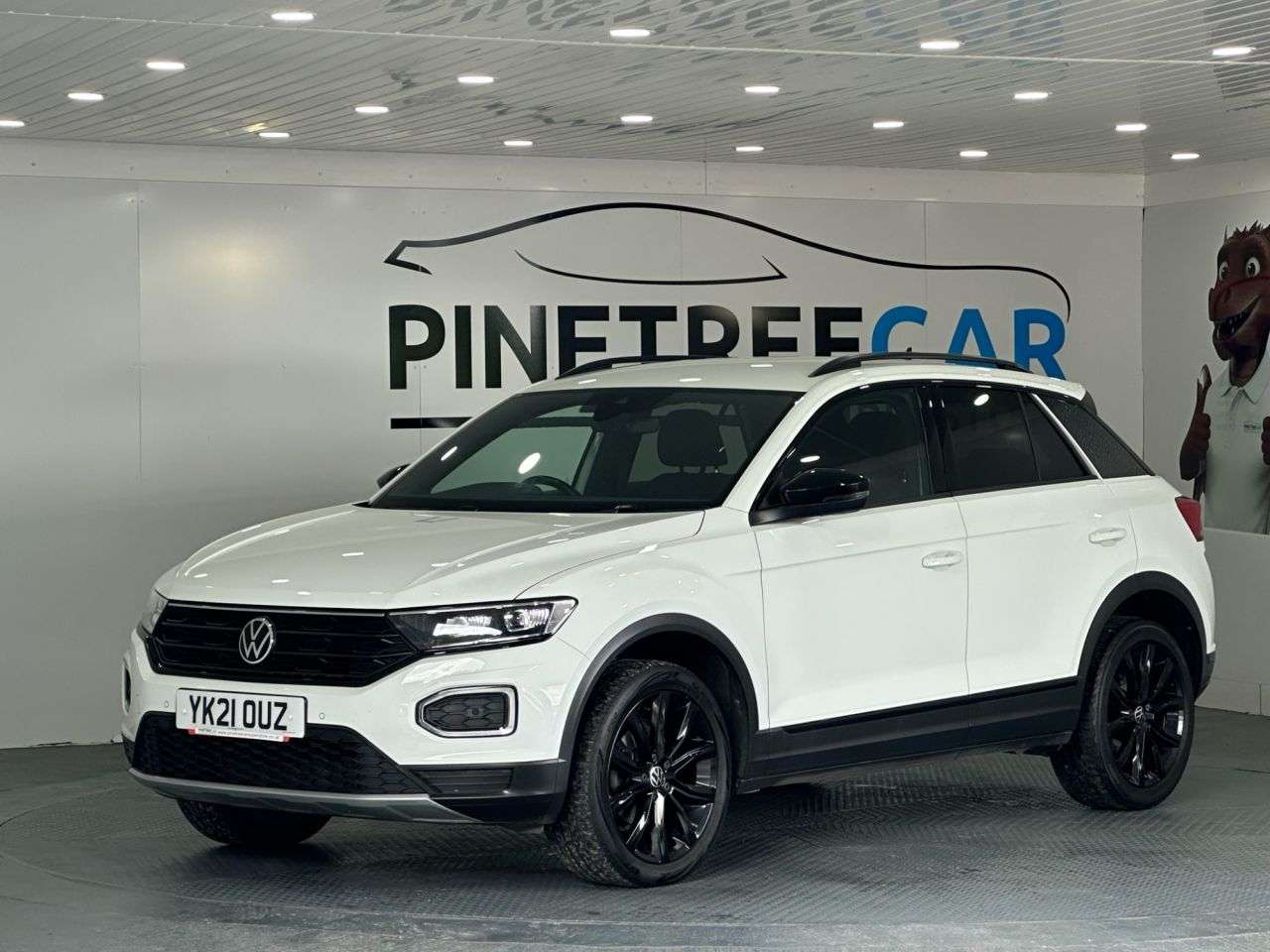 A 2021 VOLKSWAGEN T-ROC 1.5 TSI EVO Black Edition SUV 5dr Petrol Manual Euro 6 (s/s) (150 ps) A 2021 VOLKSWAGEN T-ROC 1.5 TSI EVO Black Edition SUV 5dr Petrol Manual Euro 6 (s/s) (150 ps)