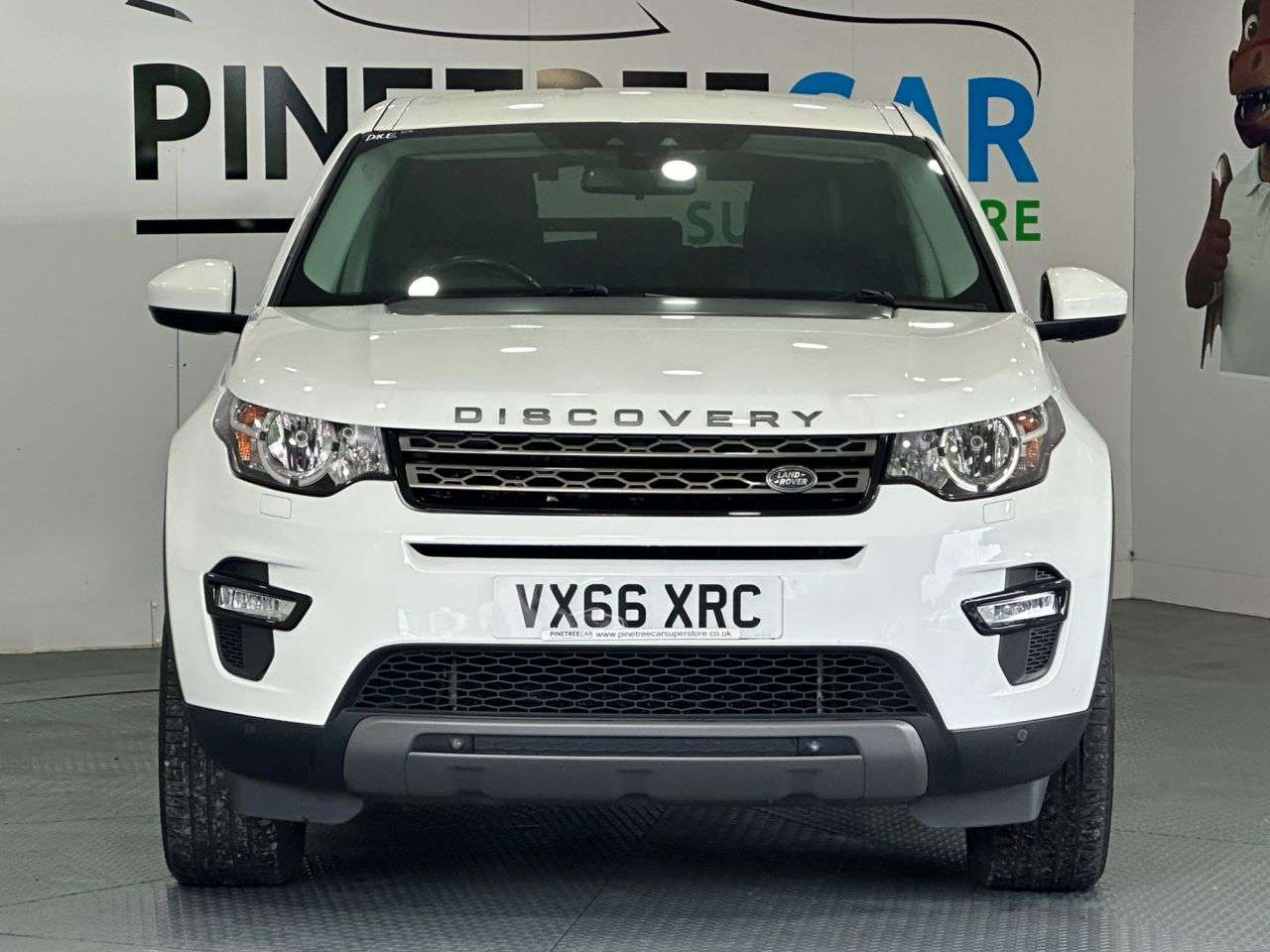 A 2016 LAND ROVER DISCOVERY SPORT 2.0 TD4 SE Tech SUV 5dr Diesel Auto 4WD Euro 6 (s/s) (180 ps) A 2016 LAND ROVER DISCOVERY SPORT 2.0 TD4 SE Tech SUV 5dr Diesel Auto 4WD Euro 6 (s/s) (180 ps)