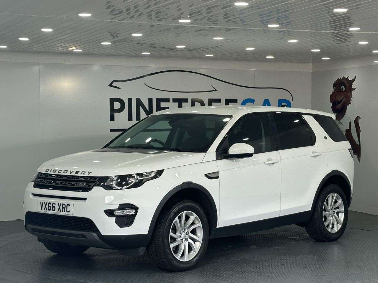 A 2016 LAND ROVER DISCOVERY SPORT 2.0 TD4 SE Tech SUV 5dr Diesel Auto 4WD Euro 6 (s/s) (180 ps) A 2016 LAND ROVER DISCOVERY SPORT 2.0 TD4 SE Tech SUV 5dr Diesel Auto 4WD Euro 6 (s/s) (180 ps)