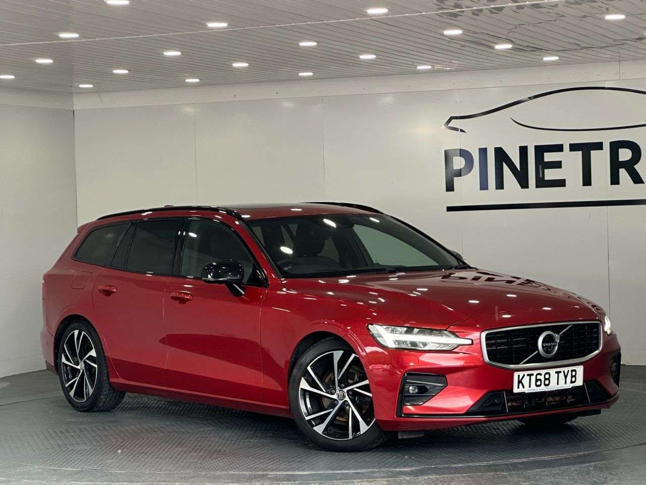 A 2019 VOLVO V60 2.0 D4 R-Design Pro Estate 5dr Diesel Auto Euro 6 (s/s) (190 ps) A 2019 VOLVO V60 2.0 D4 R-Design Pro Estate 5dr Diesel Auto Euro 6 (s/s) (190 ps)