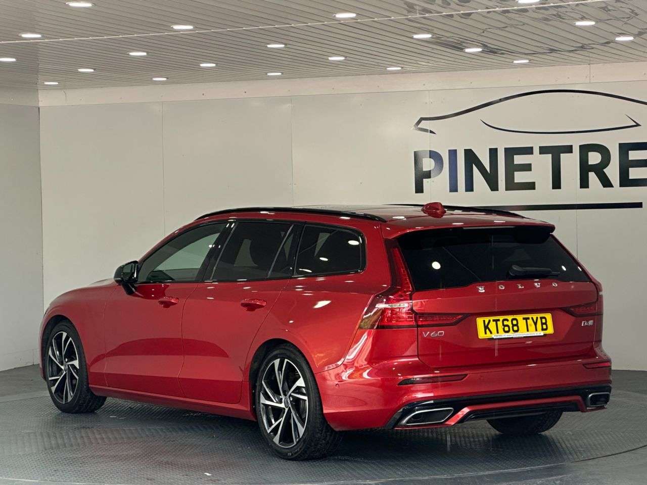 2019 VOLVO V60 2019 VOLVO V60