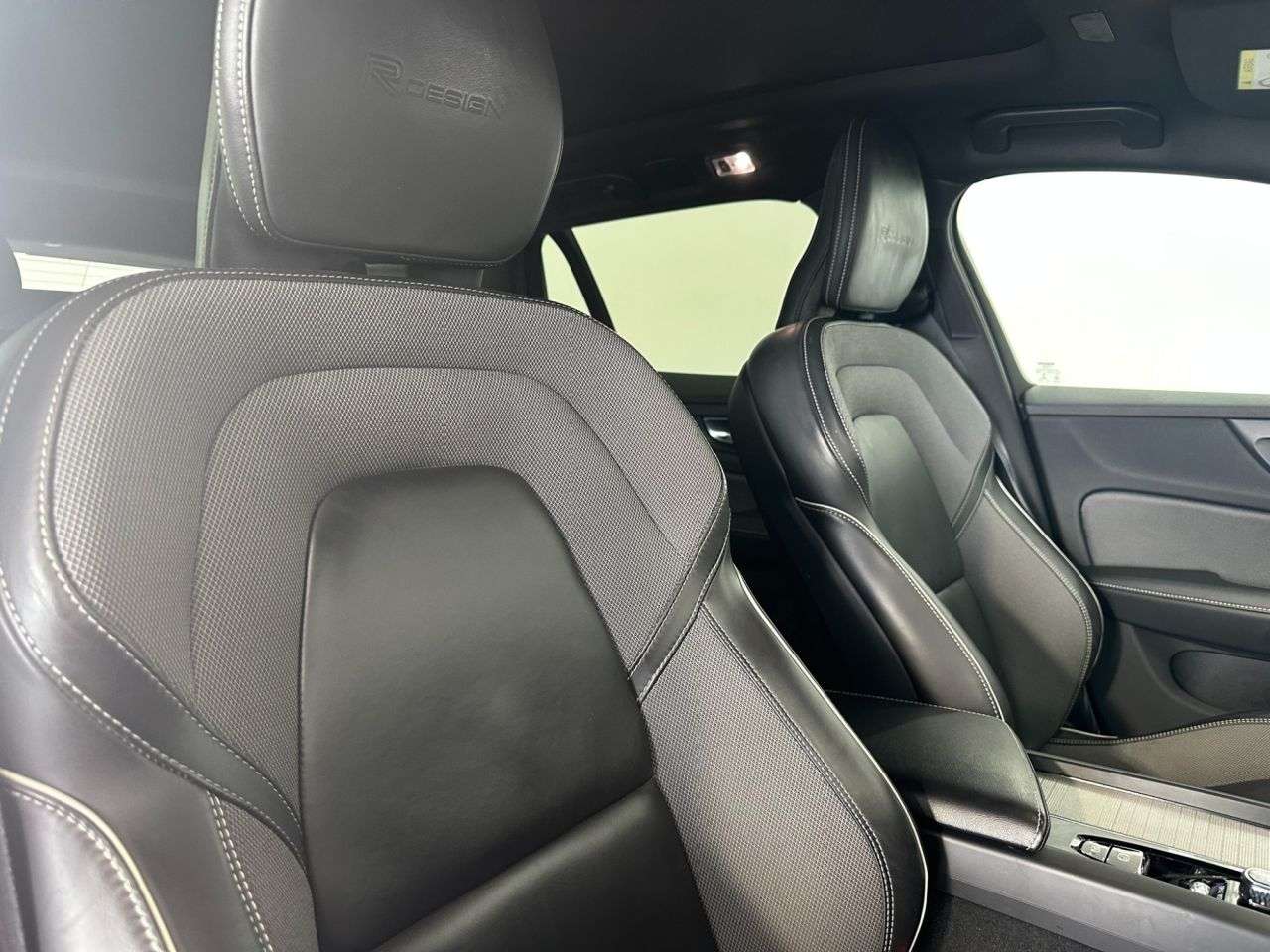 2019 VOLVO V60 2019 VOLVO V60