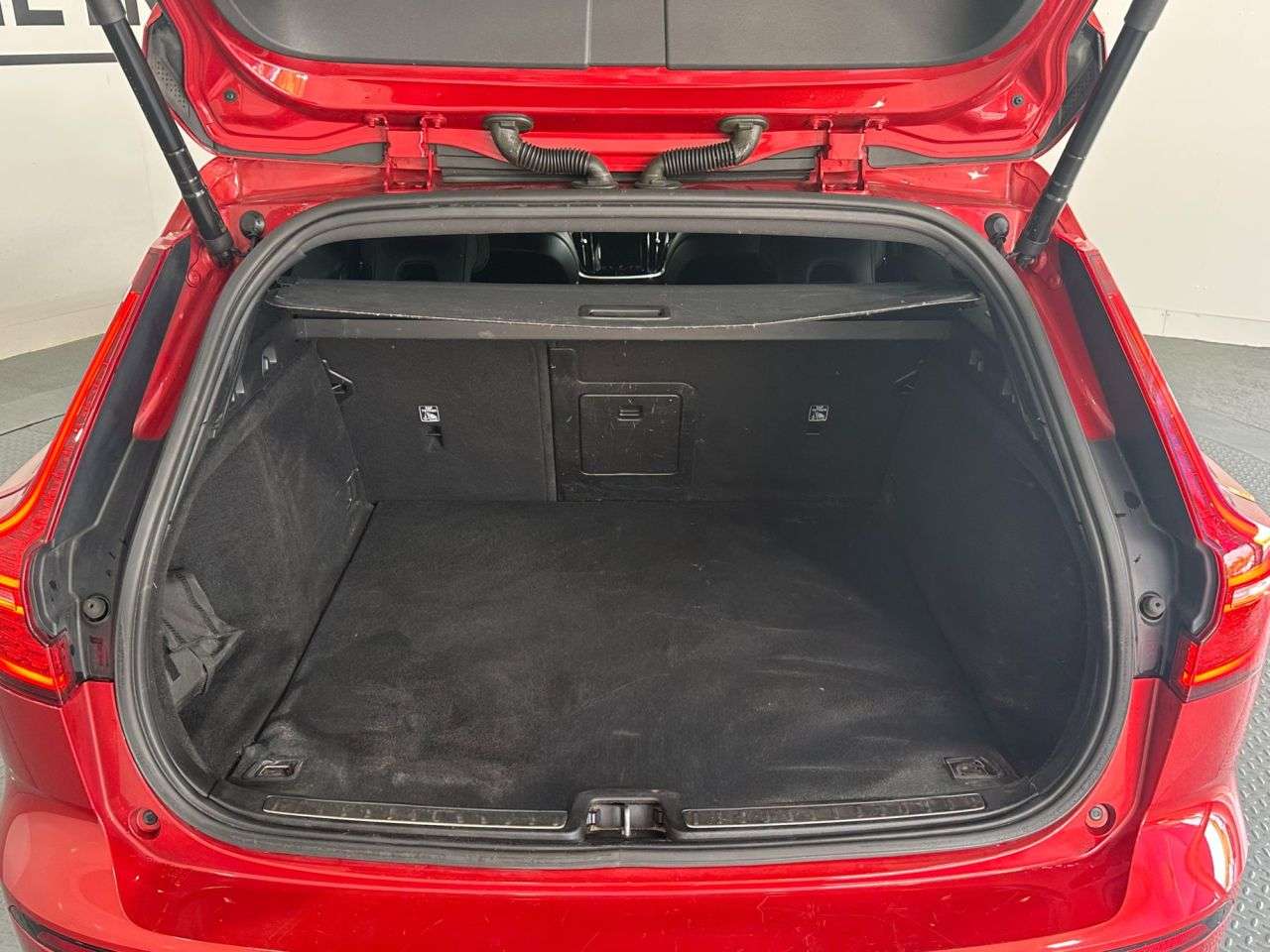 2019 VOLVO V60 2019 VOLVO V60