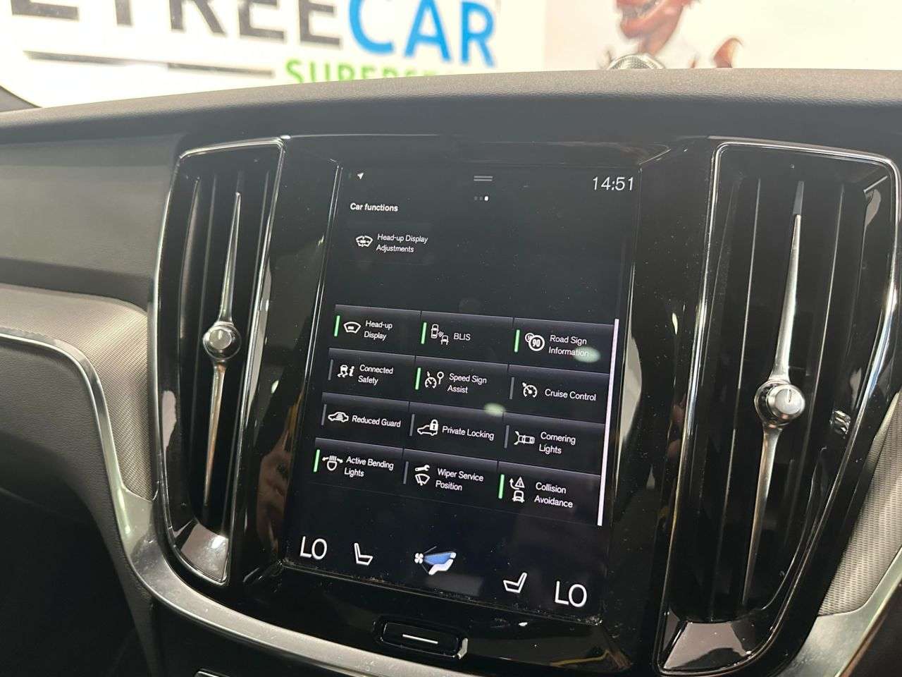 2019 VOLVO V60 2019 VOLVO V60