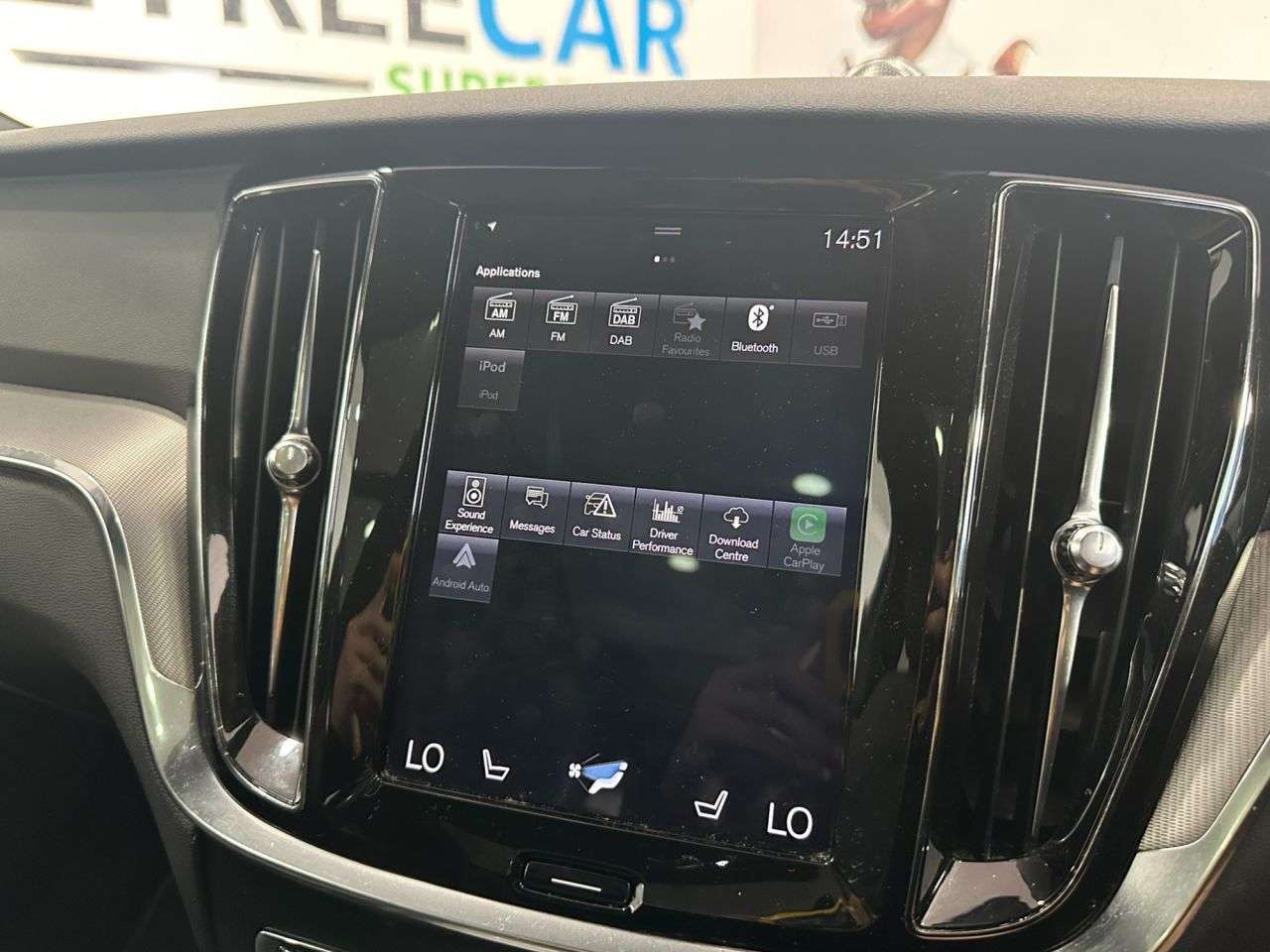 2019 VOLVO V60 2019 VOLVO V60
