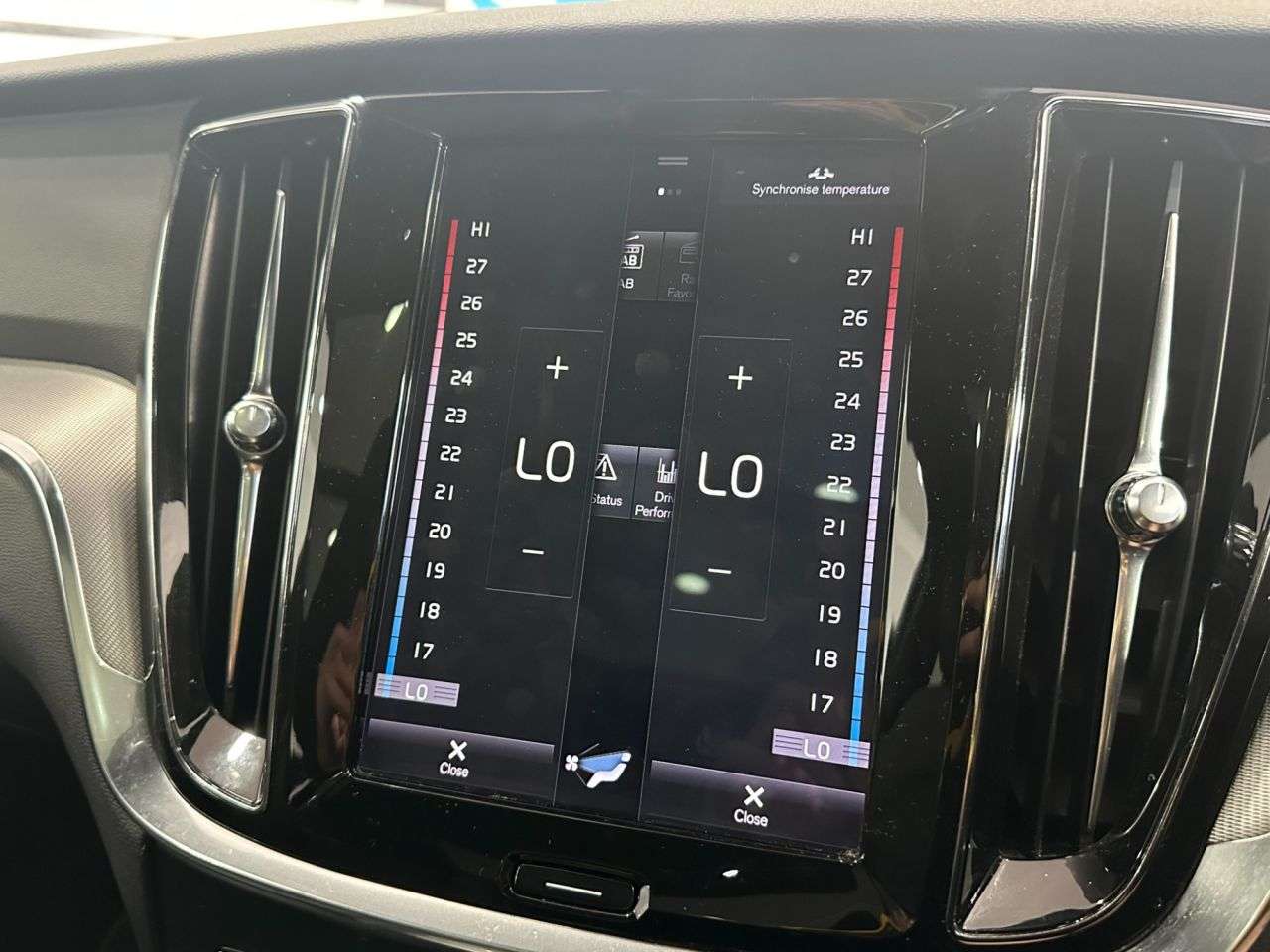 2019 VOLVO V60 2019 VOLVO V60