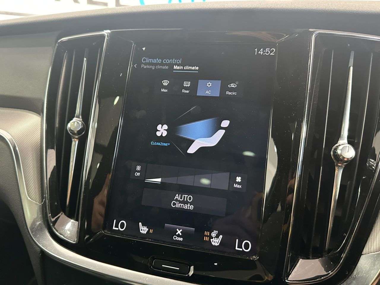 2019 VOLVO V60 2019 VOLVO V60