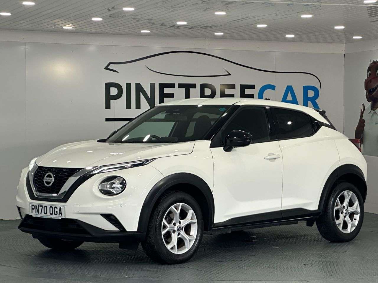 A 2020 NISSAN JUKE 1.0 DIG-T N-Connecta SUV 5dr Petrol Manual Euro 6 (s/s) (114 ps) A 2020 NISSAN JUKE 1.0 DIG-T N-Connecta SUV 5dr Petrol Manual Euro 6 (s/s) (114 ps)