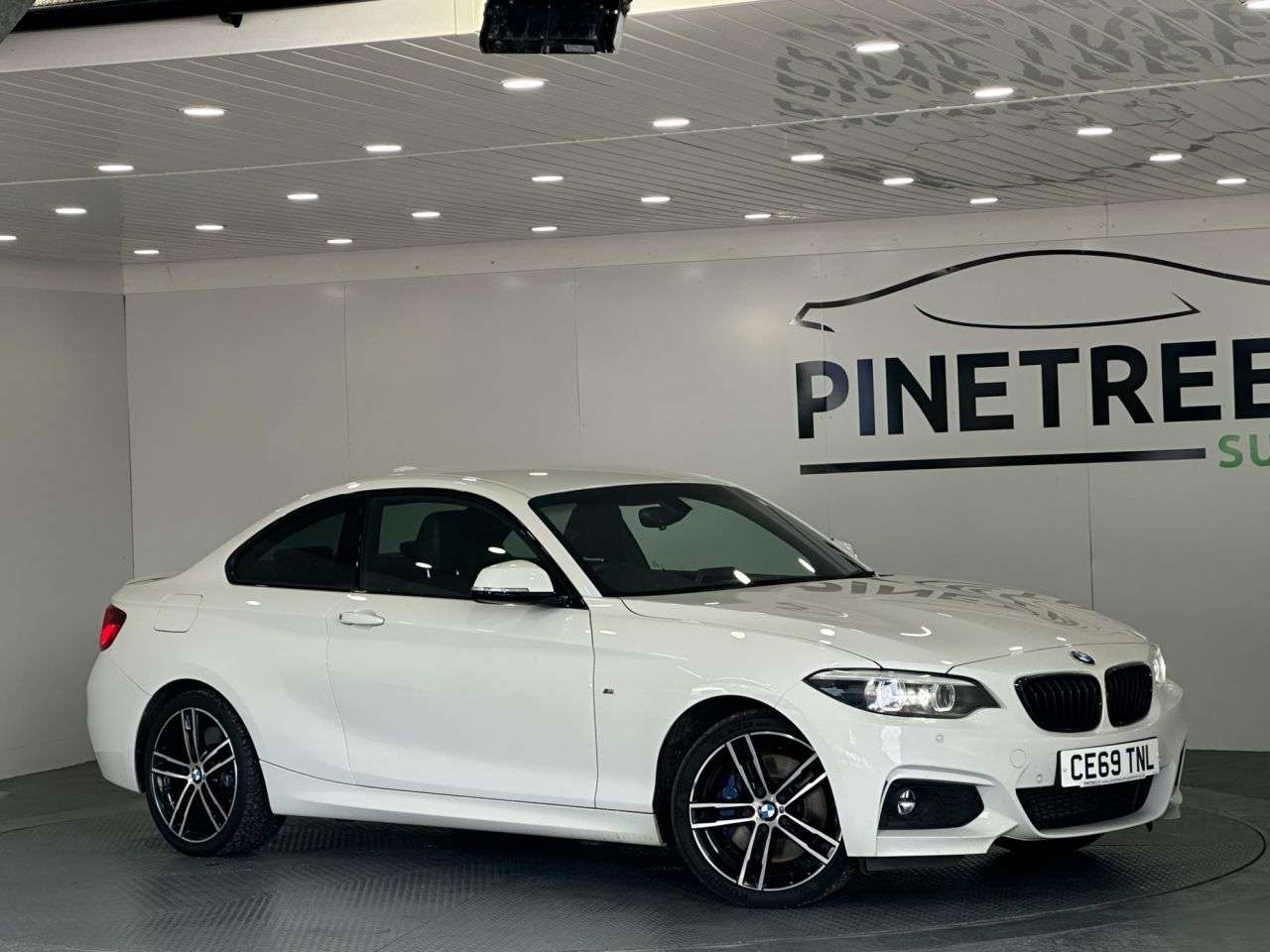 A 2019 BMW 2 SERIES 2.0 220d M Sport Coupe 2dr Diesel Auto Euro 6 (s/s) (190 ps) A 2019 BMW 2 SERIES 2.0 220d M Sport Coupe 2dr Diesel Auto Euro 6 (s/s) (190 ps)