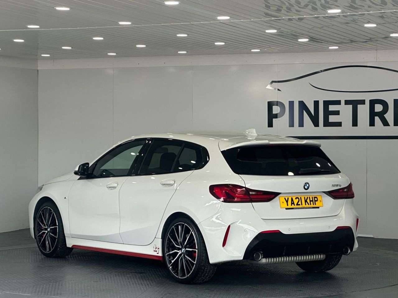 2021 BMW 1 SERIES 2021 BMW 1 SERIES