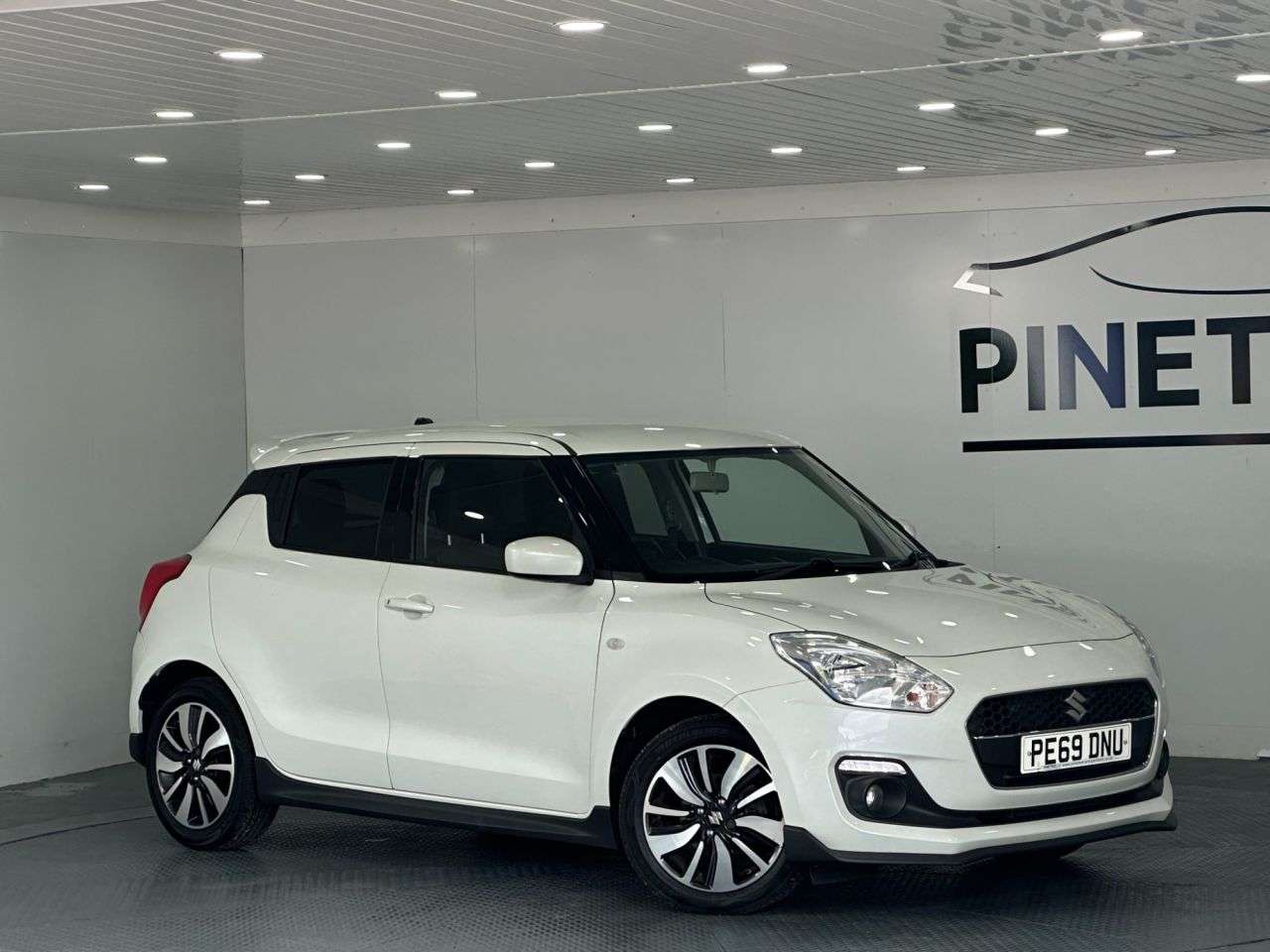 A 2019 SUZUKI SWIFT 1.2 Dualjet Attitude Hatchback 5dr Petrol Manual Euro 6 (s/s) (90 ps) A 2019 SUZUKI SWIFT 1.2 Dualjet Attitude Hatchback 5dr Petrol Manual Euro 6 (s/s) (90 ps)
