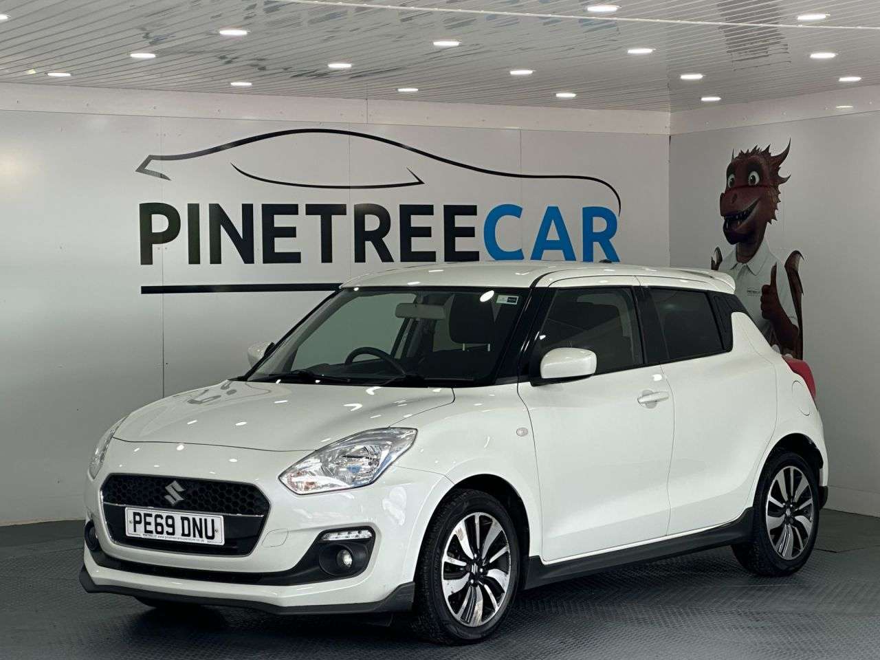 A 2019 SUZUKI SWIFT 1.2 Dualjet Attitude Hatchback 5dr Petrol Manual Euro 6 (s/s) (90 ps) A 2019 SUZUKI SWIFT 1.2 Dualjet Attitude Hatchback 5dr Petrol Manual Euro 6 (s/s) (90 ps)