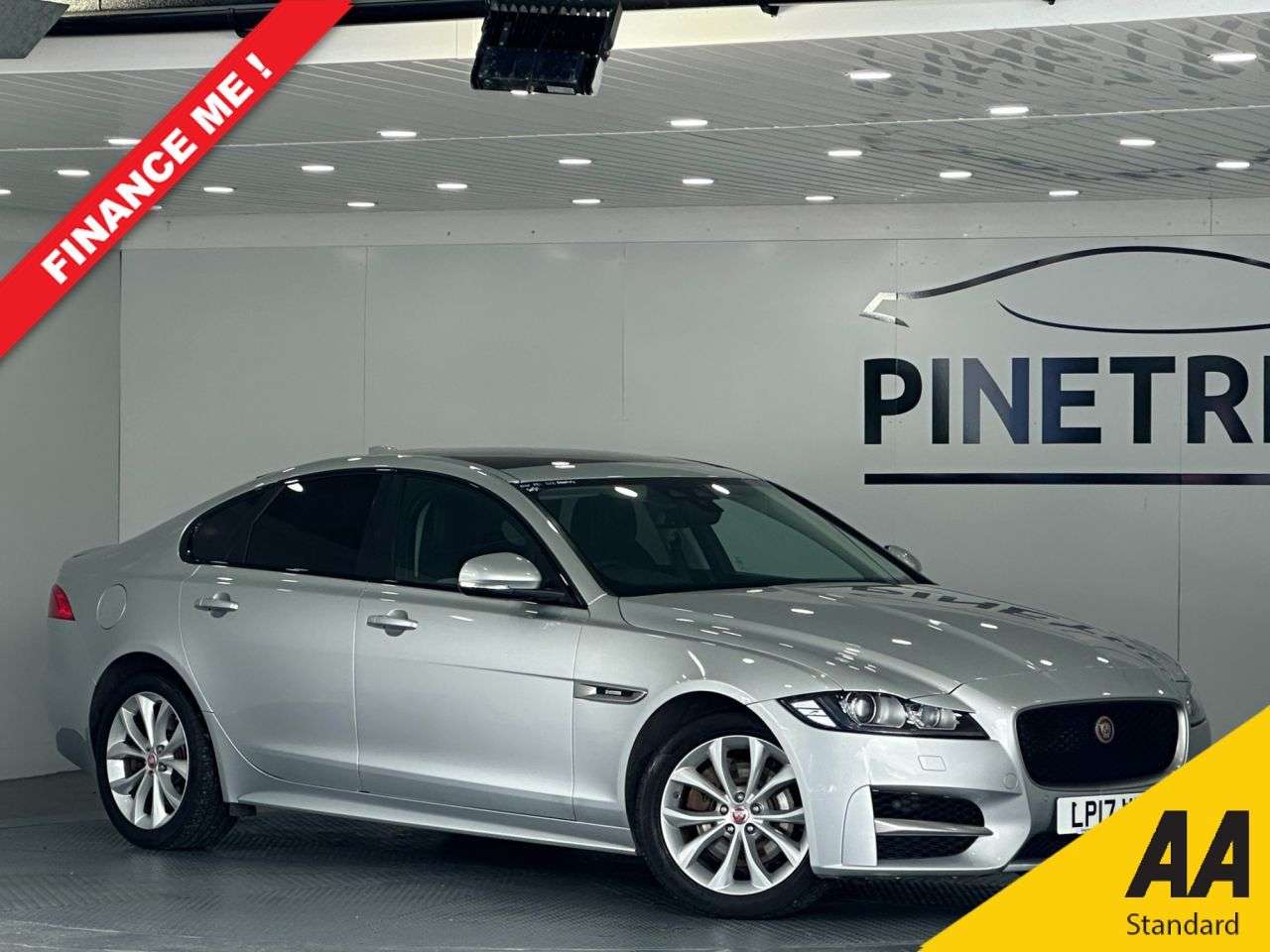 A 2017 JAGUAR XF 2.0d R-Sport Saloon 4dr Diesel Auto Euro 6 (s/s) (180 ps) A 2017 JAGUAR XF 2.0d R-Sport Saloon 4dr Diesel Auto Euro 6 (s/s) (180 ps)