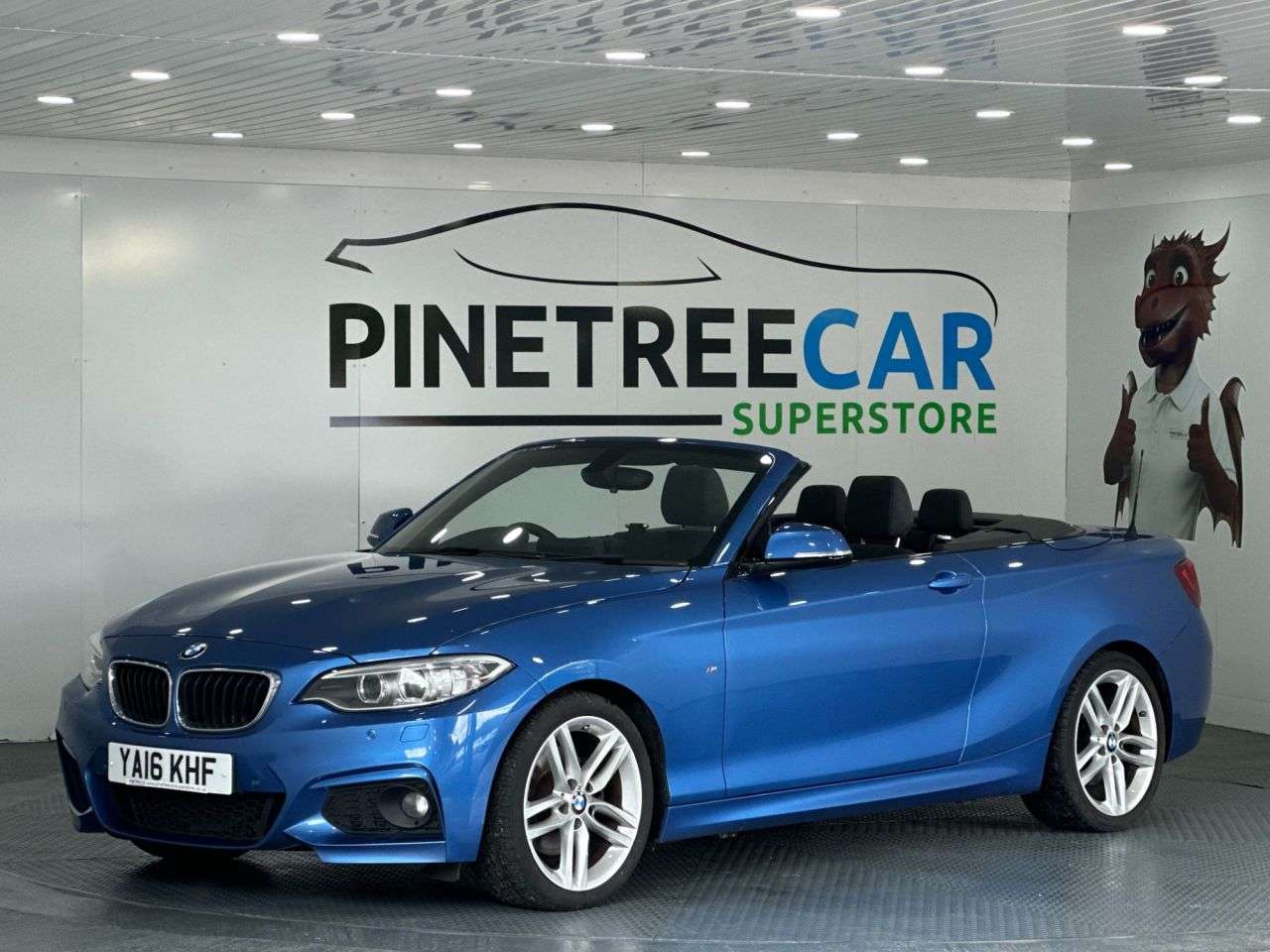 A 2016 BMW 2 SERIES 2.0 220d M Sport Convertible 2dr Diesel Auto Euro 6 (s/s) (190 ps) A 2016 BMW 2 SERIES 2.0 220d M Sport Convertible 2dr Diesel Auto Euro 6 (s/s) (190 ps)