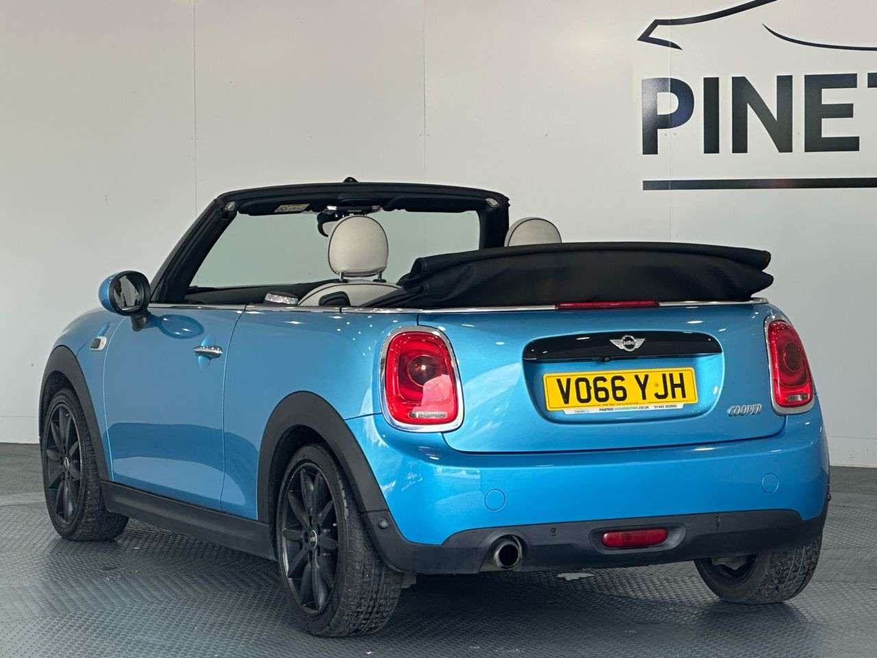 2016 MINI CONVERTIBLE 2016 MINI CONVERTIBLE