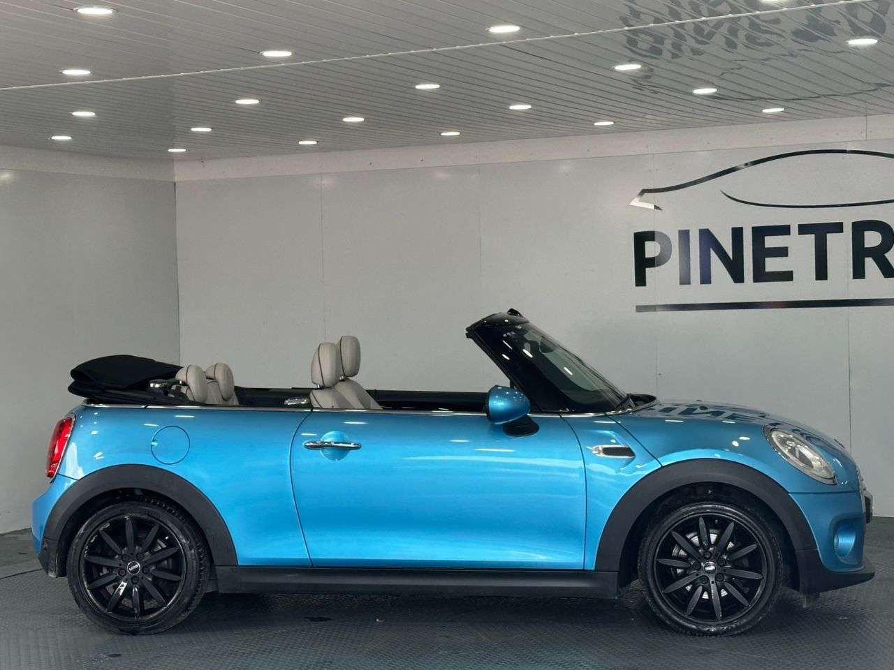 2016 MINI CONVERTIBLE 2016 MINI CONVERTIBLE