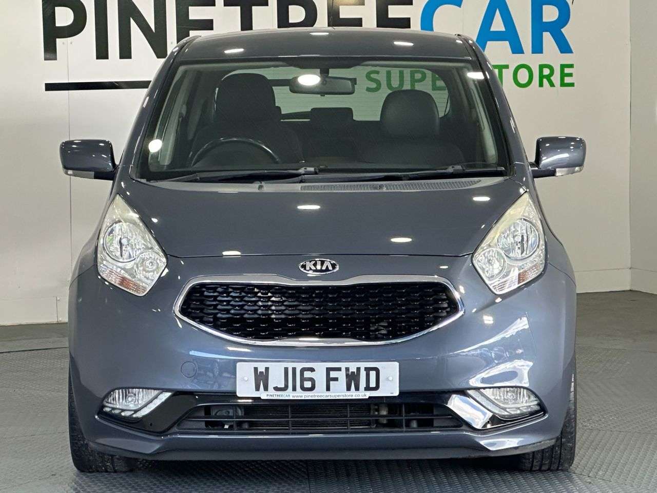 A 2016 KIA VENGA 1.6 CRDi 3 MPV 5dr Diesel Manual Euro 6 (s/s) (114 bhp) A 2016 KIA VENGA 1.6 CRDi 3 MPV 5dr Diesel Manual Euro 6 (s/s) (114 bhp)