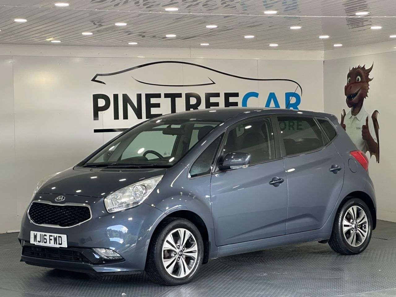 A 2016 KIA VENGA 1.6 CRDi 3 MPV 5dr Diesel Manual Euro 6 (s/s) (114 bhp) A 2016 KIA VENGA 1.6 CRDi 3 MPV 5dr Diesel Manual Euro 6 (s/s) (114 bhp)