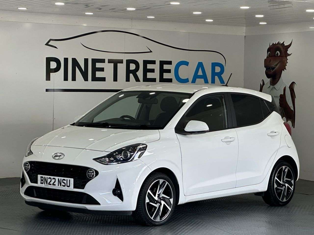 A 2022 HYUNDAI I10 1.2 Premium Hatchback 5dr Petrol Auto Euro 6 (s/s) (84 ps) A 2022 HYUNDAI I10 1.2 Premium Hatchback 5dr Petrol Auto Euro 6 (s/s) (84 ps)