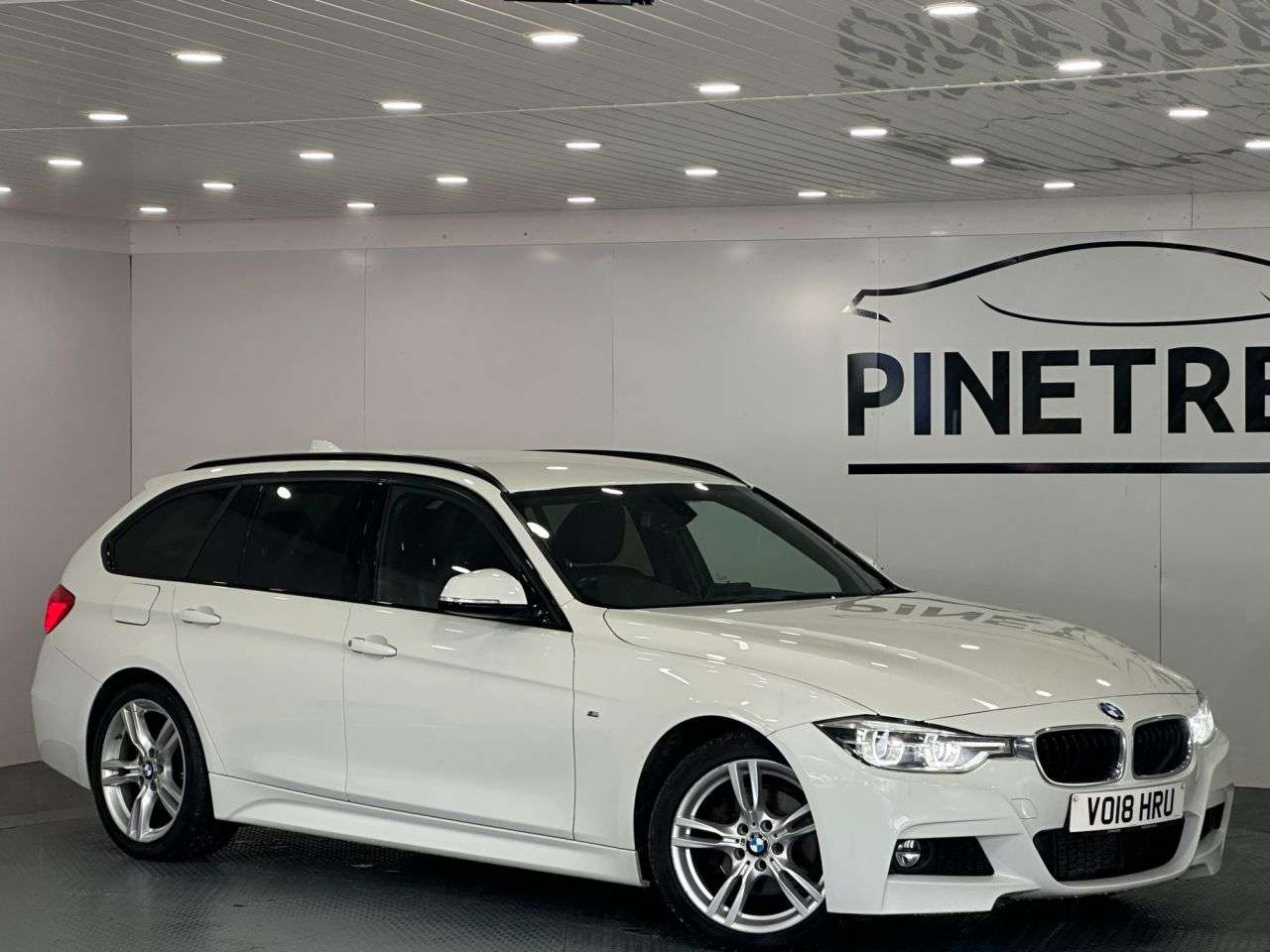A 2018 BMW 3 SERIES 2.0 320d M Sport Touring 5dr Diesel Auto Euro 6 (s/s) (190 ps) A 2018 BMW 3 SERIES 2.0 320d M Sport Touring 5dr Diesel Auto Euro 6 (s/s) (190 ps)