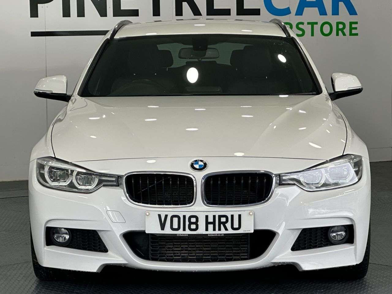 A 2018 BMW 3 SERIES 2.0 320d M Sport Touring 5dr Diesel Auto Euro 6 (s/s) (190 ps) A 2018 BMW 3 SERIES 2.0 320d M Sport Touring 5dr Diesel Auto Euro 6 (s/s) (190 ps)