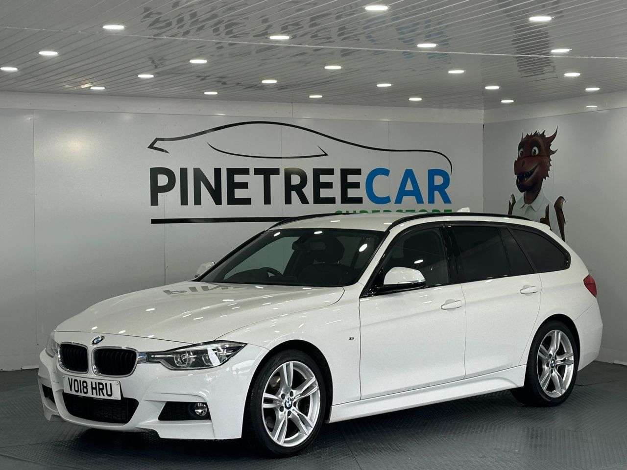 A 2018 BMW 3 SERIES 2.0 320d M Sport Touring 5dr Diesel Auto Euro 6 (s/s) (190 ps) A 2018 BMW 3 SERIES 2.0 320d M Sport Touring 5dr Diesel Auto Euro 6 (s/s) (190 ps)