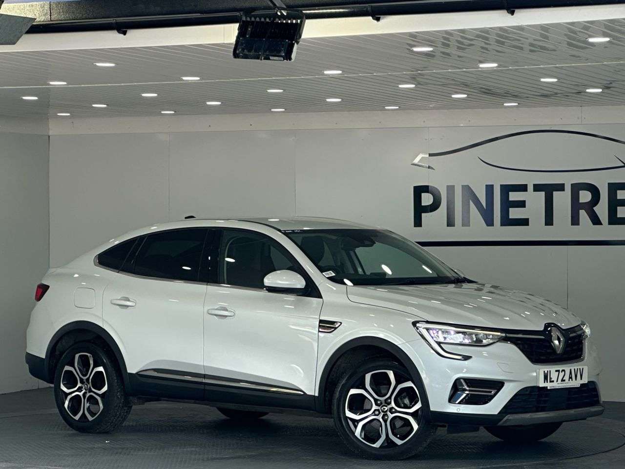 A 2022 RENAULT ARKANA 1.6 E-TECH S Edition SUV 5dr Petrol Hybrid Auto 2WD Euro 6 (s/s) (145 bhp) A 2022 RENAULT ARKANA 1.6 E-TECH S Edition SUV 5dr Petrol Hybrid Auto 2WD Euro 6 (s/s) (145 bhp)