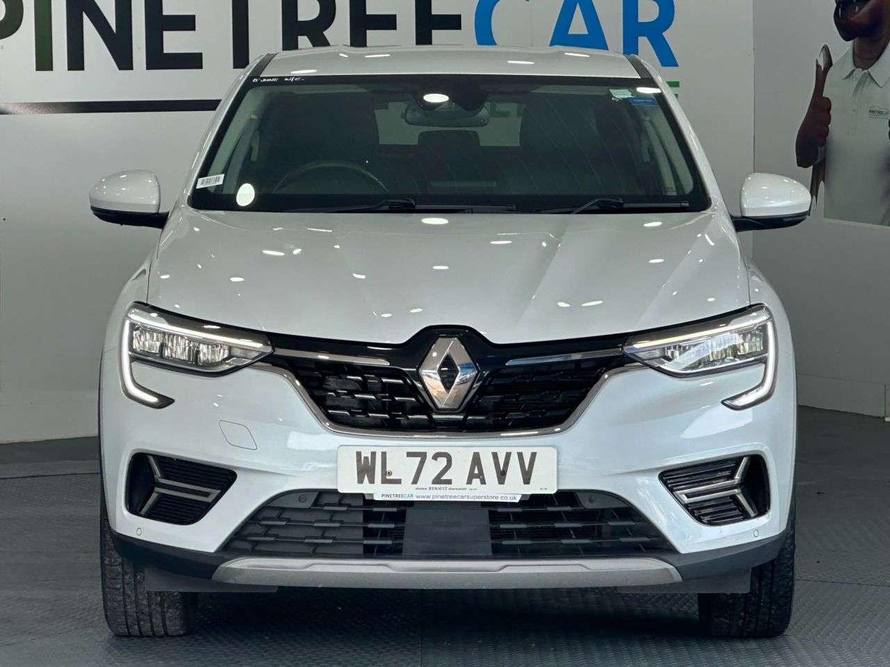 A 2022 RENAULT ARKANA 1.6 E-TECH S Edition SUV 5dr Petrol Hybrid Auto 2WD Euro 6 (s/s) (145 bhp) A 2022 RENAULT ARKANA 1.6 E-TECH S Edition SUV 5dr Petrol Hybrid Auto 2WD Euro 6 (s/s) (145 bhp)
