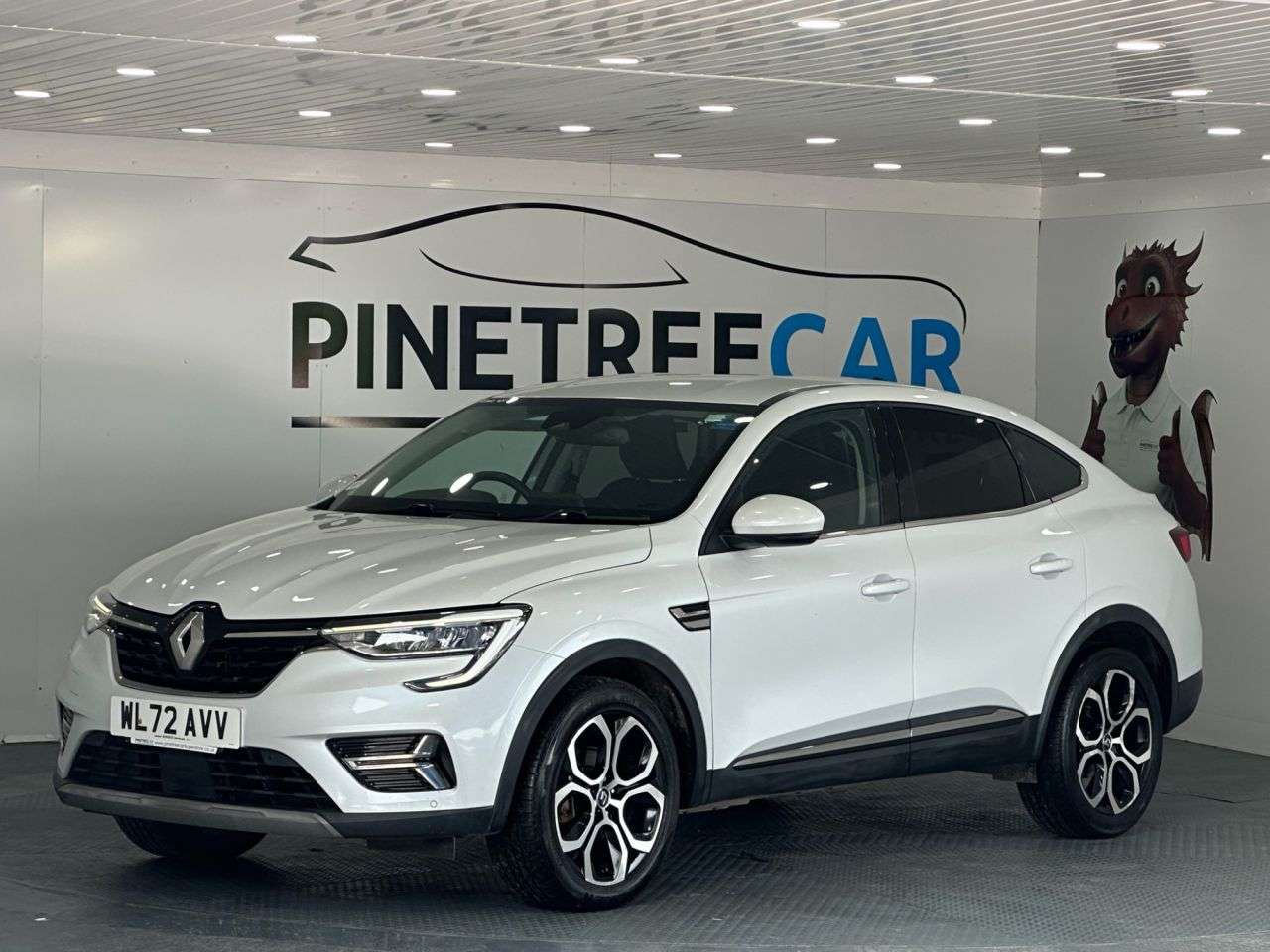 A 2022 RENAULT ARKANA 1.6 E-TECH S Edition SUV 5dr Petrol Hybrid Auto 2WD Euro 6 (s/s) (145 bhp) A 2022 RENAULT ARKANA 1.6 E-TECH S Edition SUV 5dr Petrol Hybrid Auto 2WD Euro 6 (s/s) (145 bhp)