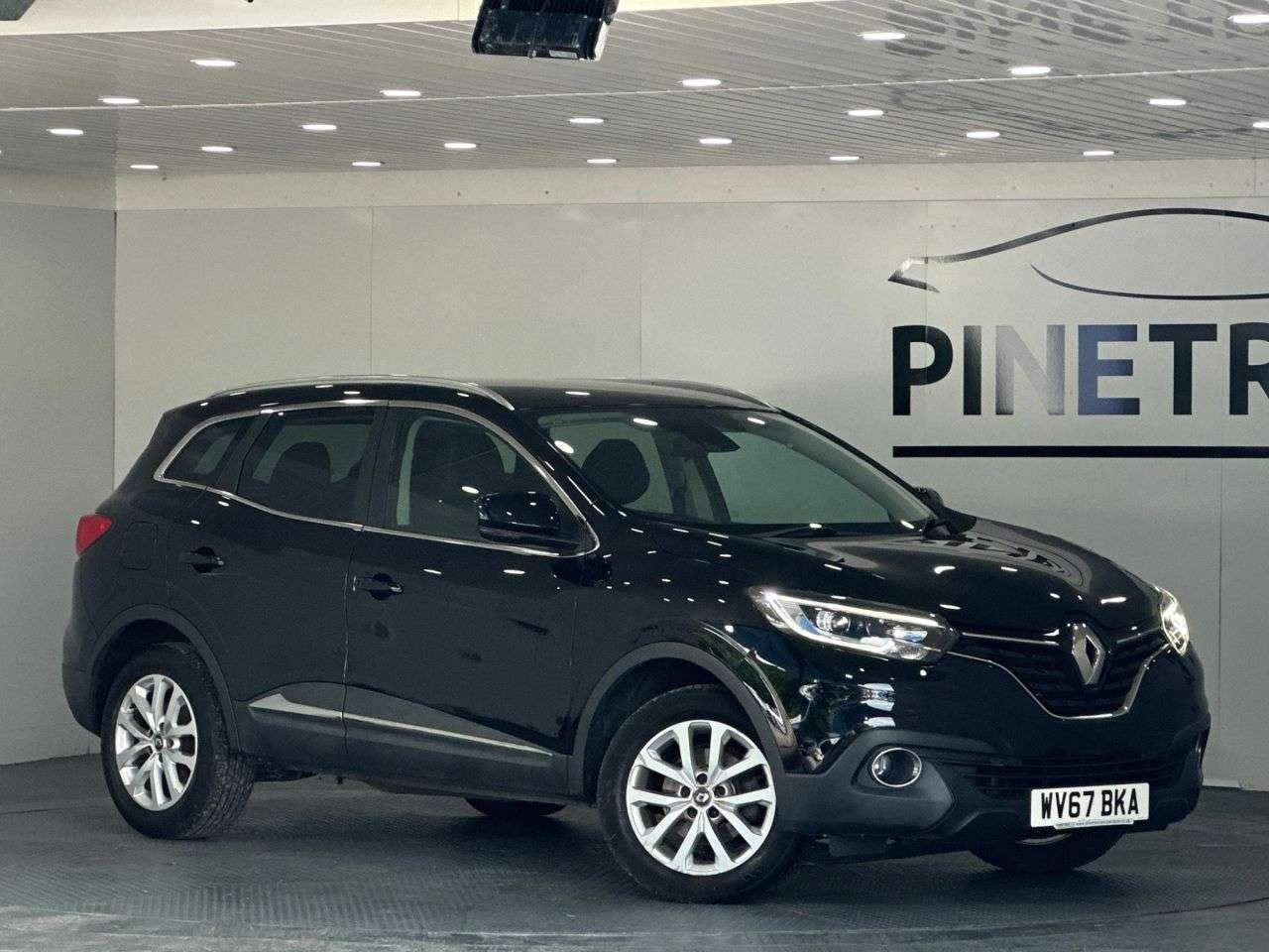 A 2017 RENAULT KADJAR 1.2 TCe Dynamique Nav SUV 5dr Petrol Manual Euro 6 (s/s) (130 ps) A 2017 RENAULT KADJAR 1.2 TCe Dynamique Nav SUV 5dr Petrol Manual Euro 6 (s/s) (130 ps)