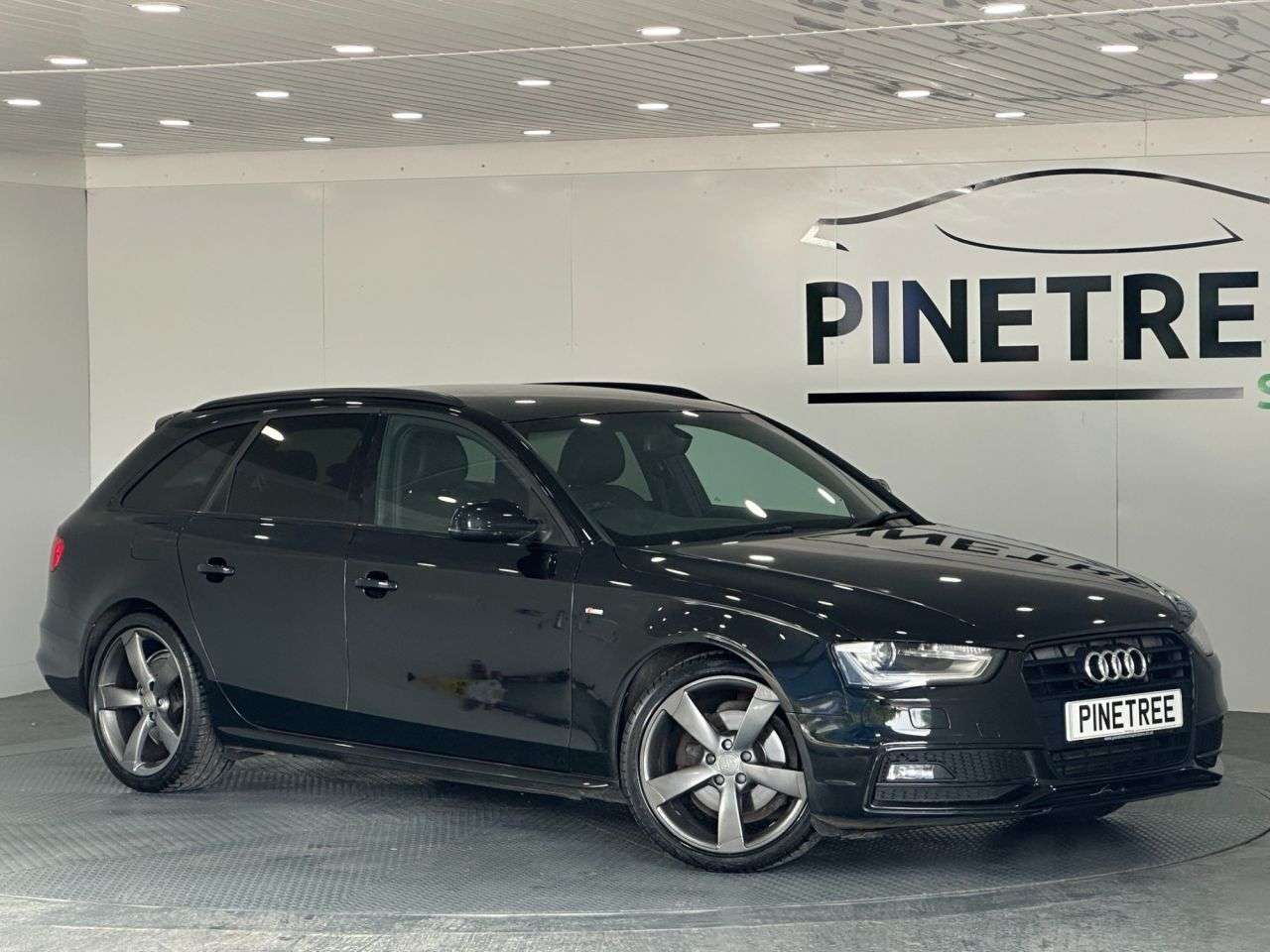 A 2015 AUDI A4 AVANT 2.0 TDI Black Edition Estate 5dr Diesel Manual Euro 5 (s/s) (150 ps) A 2015 AUDI A4 AVANT 2.0 TDI Black Edition Estate 5dr Diesel Manual Euro 5 (s/s) (150 ps)