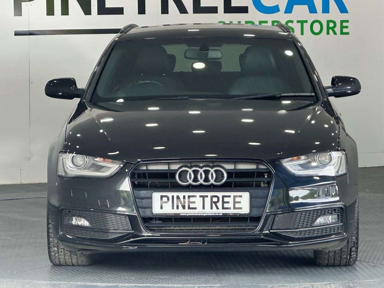 A 2015 AUDI A4 AVANT 2.0 TDI Black Edition Estate 5dr Diesel Manual Euro 5 (s/s) (150 ps) A 2015 AUDI A4 AVANT 2.0 TDI Black Edition Estate 5dr Diesel Manual Euro 5 (s/s) (150 ps)