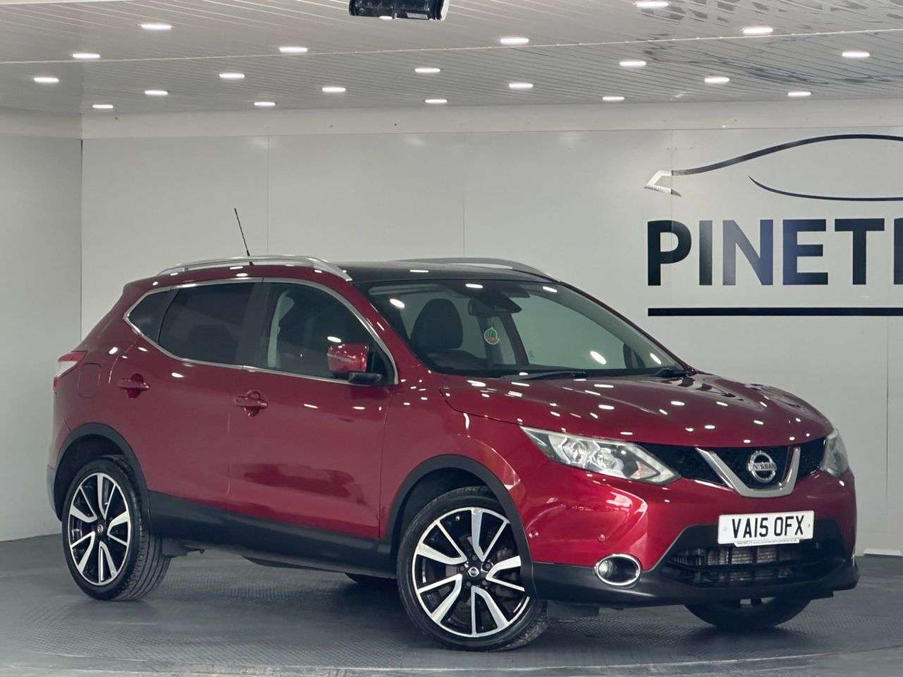 A 2015 NISSAN QASHQAI 1.6 dCi Tekna SUV 5dr Diesel XTRON 2WD Euro 6 (s/s) (130 ps) A 2015 NISSAN QASHQAI 1.6 dCi Tekna SUV 5dr Diesel XTRON 2WD Euro 6 (s/s) (130 ps)