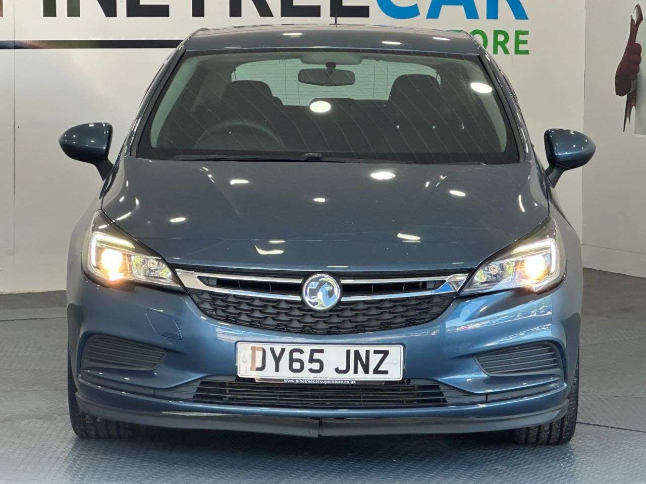 A 2016 VAUXHALL ASTRA 1.4i Turbo Design Hatchback 5dr Petrol Manual Euro 6 (125 ps) A 2016 VAUXHALL ASTRA 1.4i Turbo Design Hatchback 5dr Petrol Manual Euro 6 (125 ps)