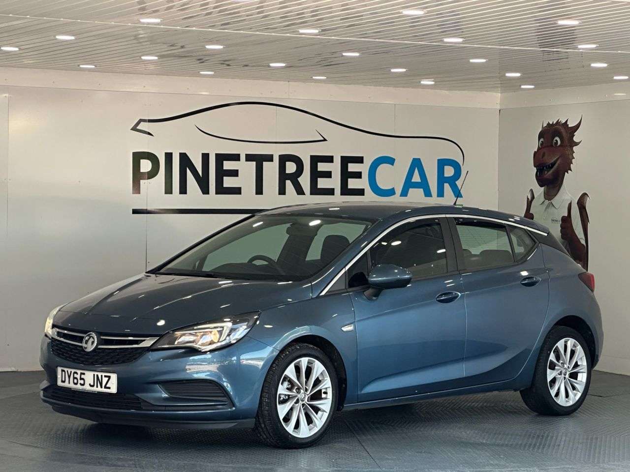A 2016 VAUXHALL ASTRA 1.4i Turbo Design Hatchback 5dr Petrol Manual Euro 6 (125 ps) A 2016 VAUXHALL ASTRA 1.4i Turbo Design Hatchback 5dr Petrol Manual Euro 6 (125 ps)
