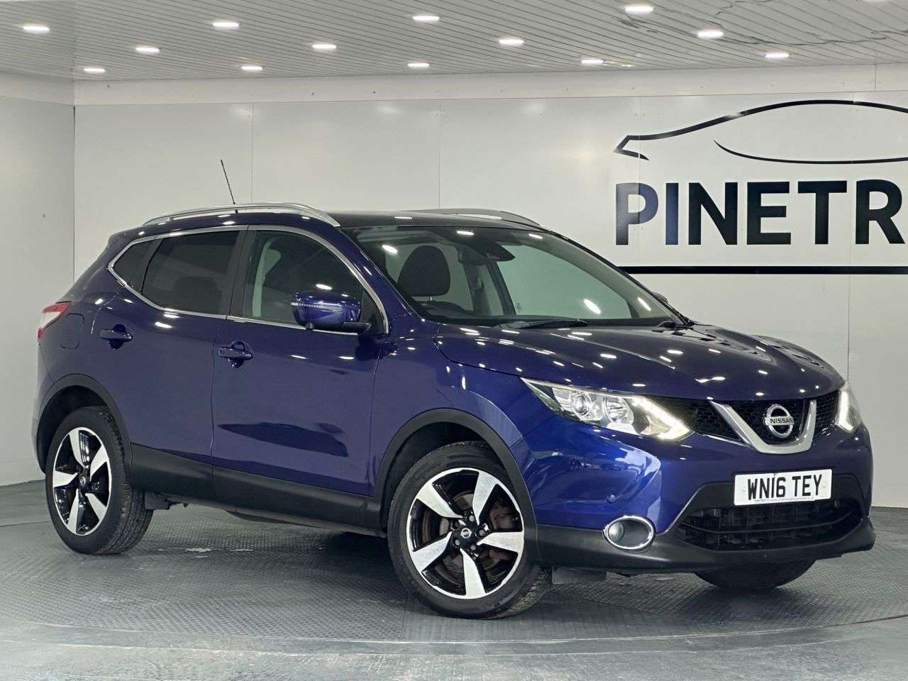 A 2016 NISSAN QASHQAI 1.5 dCi N-Connecta SUV 5dr Diesel Manual 2WD Euro 6 (s/s) (110 ps) A 2016 NISSAN QASHQAI 1.5 dCi N-Connecta SUV 5dr Diesel Manual 2WD Euro 6 (s/s) (110 ps)