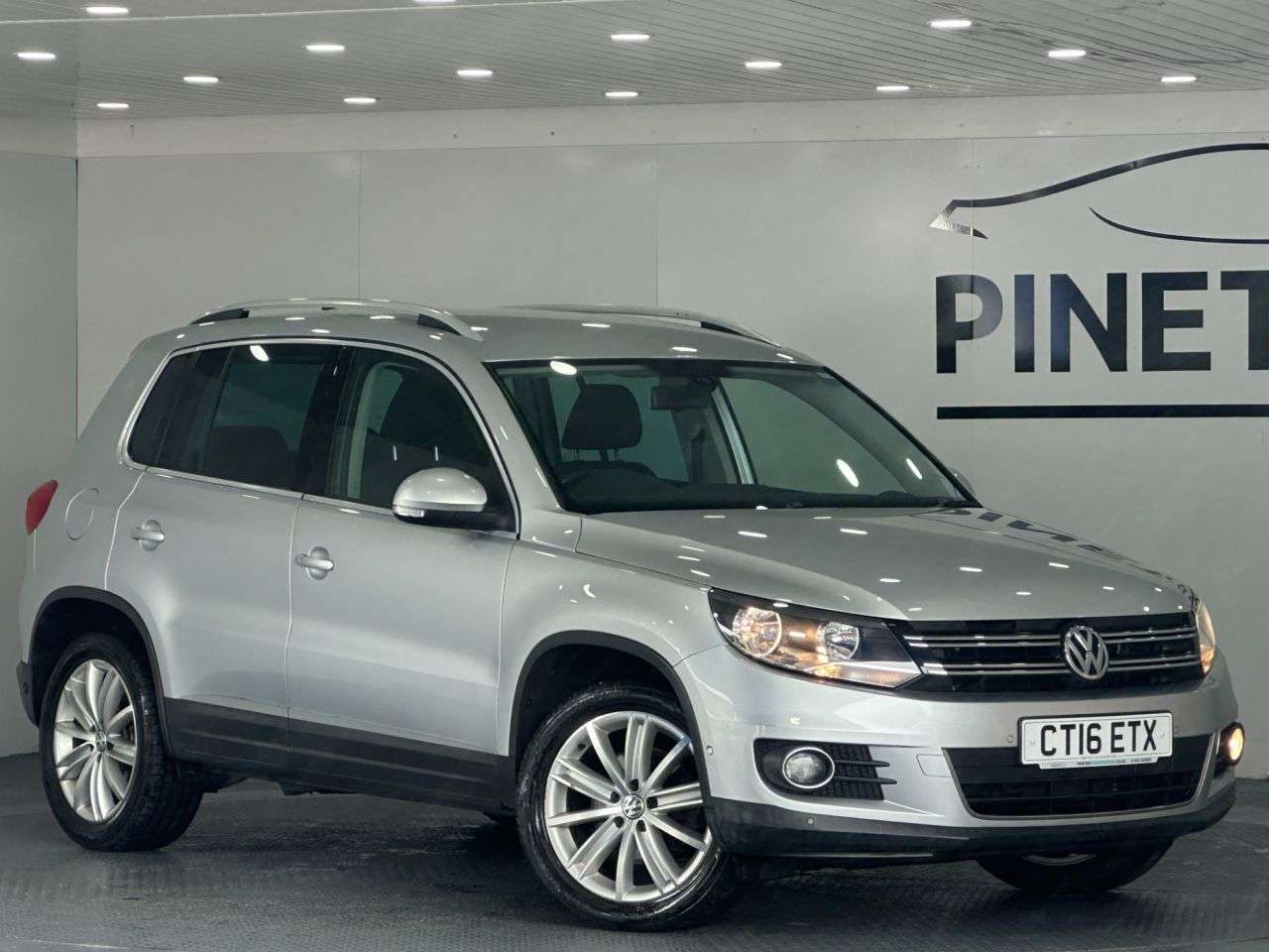 A 2016 VOLKSWAGEN TIGUAN 2.0 TDI BlueMotion Tech Match Edition SUV 5dr Diesel Manual 2WD Euro 6 (s/s A 2016 VOLKSWAGEN TIGUAN 2.0 TDI BlueMotion Tech Match Edition SUV 5dr Diesel Manual 2WD Euro 6 (s/s