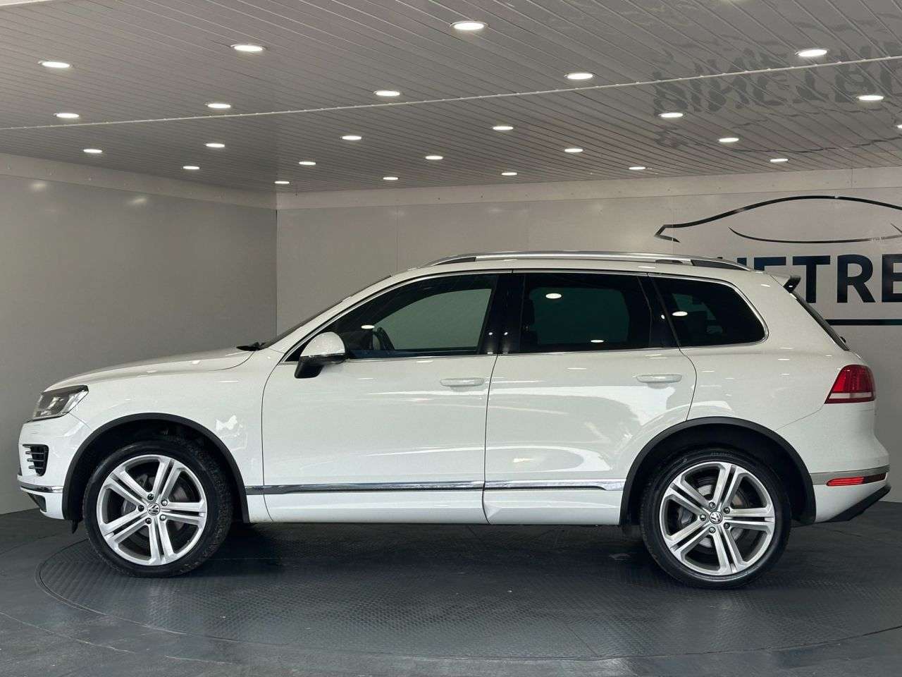 2017 VOLKSWAGEN TOUAREG 2017 VOLKSWAGEN TOUAREG