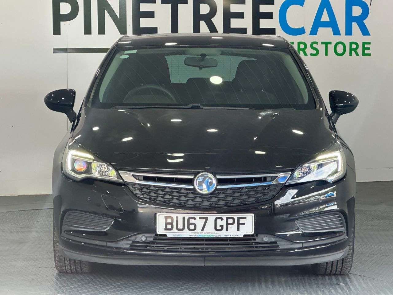 A 2017 VAUXHALL ASTRA 1.0i Turbo ecoTEC Design Hatchback 5dr Petrol Manual Euro 6 (s/s) (105 ps) A 2017 VAUXHALL ASTRA 1.0i Turbo ecoTEC Design Hatchback 5dr Petrol Manual Euro 6 (s/s) (105 ps)