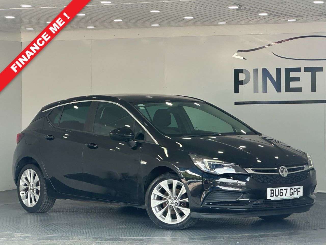 A 2017 VAUXHALL ASTRA 1.0i Turbo ecoTEC Design Hatchback 5dr Petrol Manual Euro 6 (s/s) (105 ps) A 2017 VAUXHALL ASTRA 1.0i Turbo ecoTEC Design Hatchback 5dr Petrol Manual Euro 6 (s/s) (105 ps)