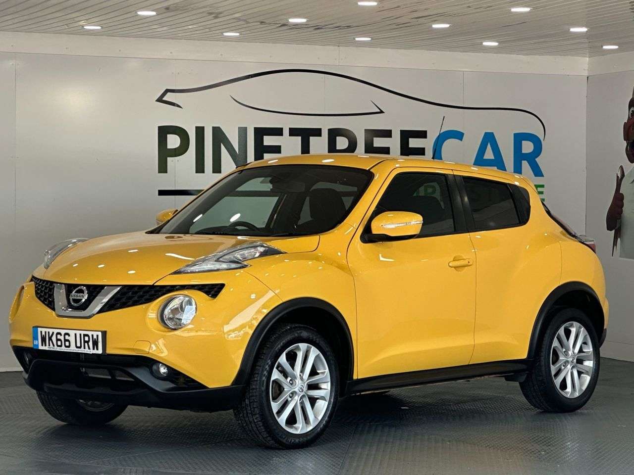 A 2016 NISSAN JUKE 1.5 dCi N-Connecta SUV 5dr Diesel Manual Euro 6 (s/s) (110 ps) A 2016 NISSAN JUKE 1.5 dCi N-Connecta SUV 5dr Diesel Manual Euro 6 (s/s) (110 ps)