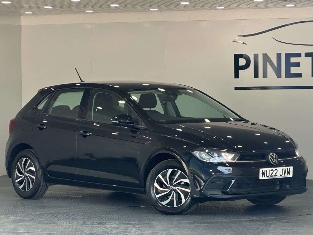 A 2022 VOLKSWAGEN POLO 1.0 TSI Life Hatchback 5dr Petrol Manual Euro 6 (s/s) (95 ps) A 2022 VOLKSWAGEN POLO 1.0 TSI Life Hatchback 5dr Petrol Manual Euro 6 (s/s) (95 ps)