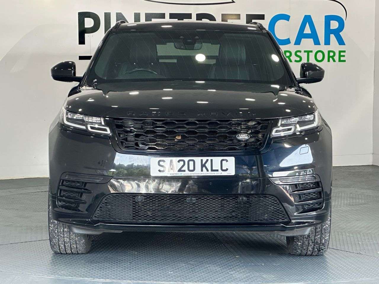 A 2020 LAND ROVER RANGE ROVER VELAR 2.0 D180 R-Dynamic SE SUV 5dr Diesel Auto 4WD Euro 6 (s/s) (180 ps) A 2020 LAND ROVER RANGE ROVER VELAR 2.0 D180 R-Dynamic SE SUV 5dr Diesel Auto 4WD Euro 6 (s/s) (180 ps)