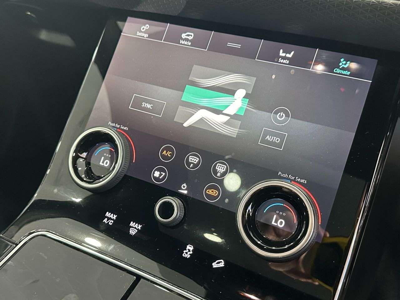 2020 LAND ROVER RANGE ROVER VELAR 2020 LAND ROVER RANGE ROVER VELAR