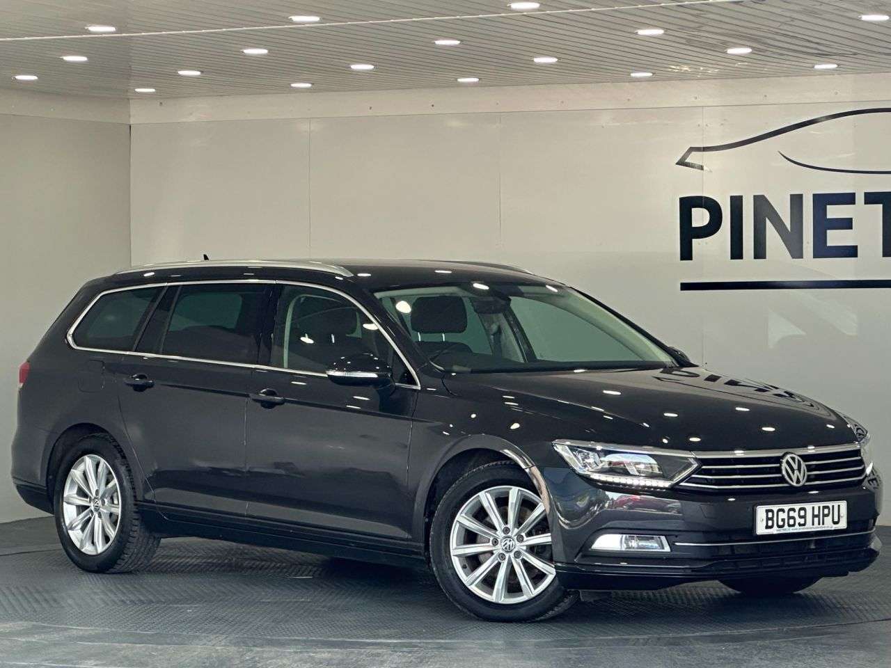 A 2019 VOLKSWAGEN PASSAT 2.0 TDI SE Business Estate 5dr Diesel Manual Euro 6 (s/s) (150 ps) A 2019 VOLKSWAGEN PASSAT 2.0 TDI SE Business Estate 5dr Diesel Manual Euro 6 (s/s) (150 ps)