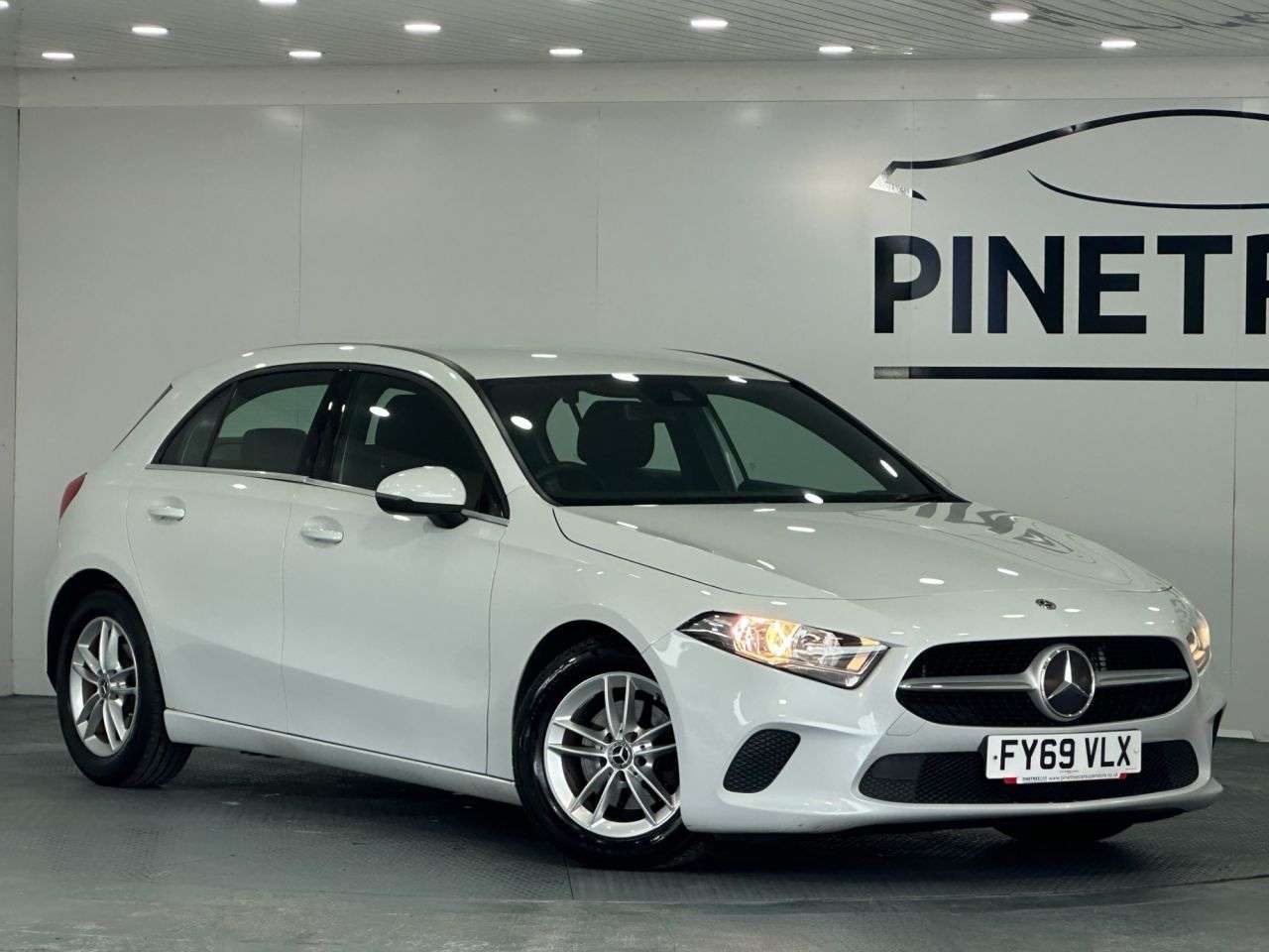 A 2019 MERCEDES-BENZ A CLASS 1.3 A180 SE Hatchback 5dr Petrol Manual Euro 6 (s/s) (136 ps) A 2019 MERCEDES-BENZ A CLASS 1.3 A180 SE Hatchback 5dr Petrol Manual Euro 6 (s/s) (136 ps)