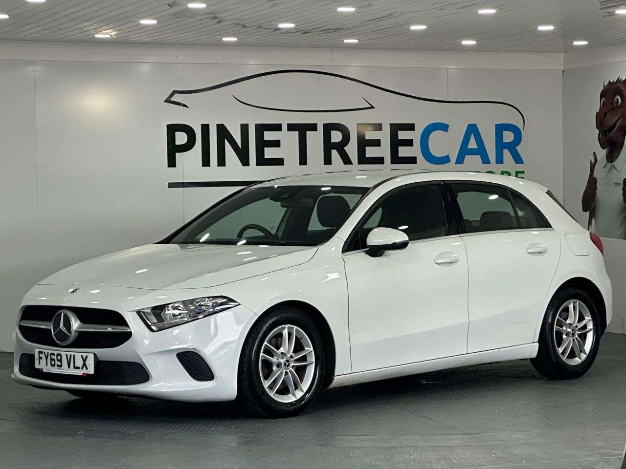 A 2019 MERCEDES-BENZ A CLASS 1.3 A180 SE Hatchback 5dr Petrol Manual Euro 6 (s/s) (136 ps) A 2019 MERCEDES-BENZ A CLASS 1.3 A180 SE Hatchback 5dr Petrol Manual Euro 6 (s/s) (136 ps)