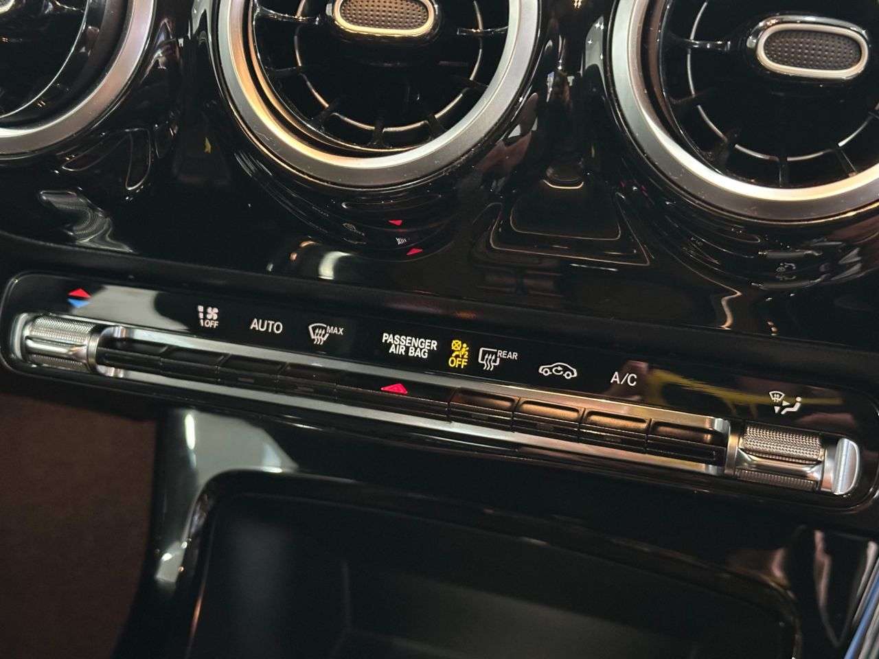 2019 MERCEDES-BENZ A CLASS 2019 MERCEDES-BENZ A CLASS