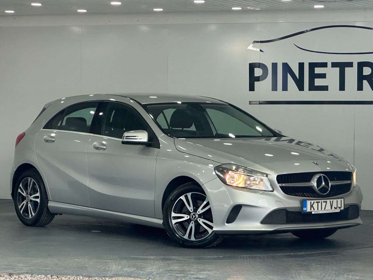 A 2017 MERCEDES-BENZ A CLASS 1.6 A180 SE Hatchback 5dr Petrol 7G-DCT Euro 6 (s/s) (122 ps) A 2017 MERCEDES-BENZ A CLASS 1.6 A180 SE Hatchback 5dr Petrol 7G-DCT Euro 6 (s/s) (122 ps)